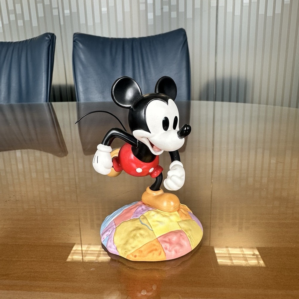 Vtg 2000 Disney WDCC "Millennium Mickey: On Top of the World"